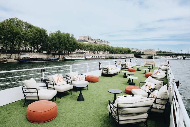 Paris Theo Boat Seine River Italian Trattoria Style Dinner Cruise - Seating, window views, and the VIP question