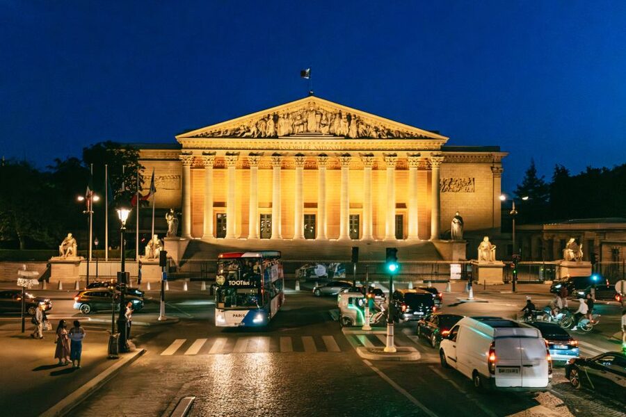 Paris: Tootbus Panoramic by Night Bus Tour with Audioguide - Your route from the Louvre area to Eiffel sparkle and back
