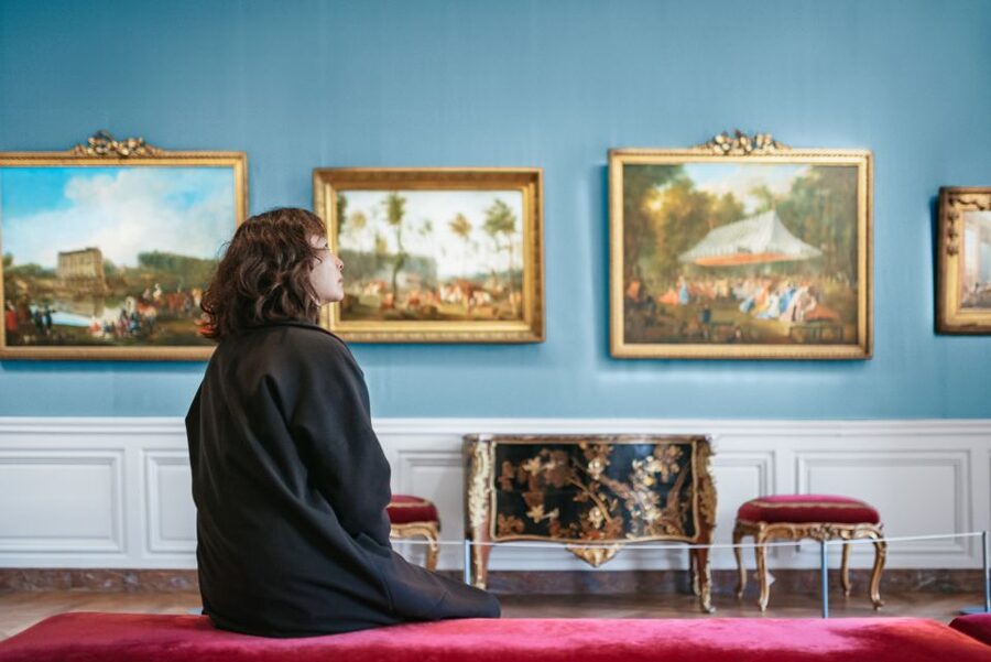 Paris: Versailles Palace and Gardens Full Access Ticket - Getting around the domain without burning your whole day