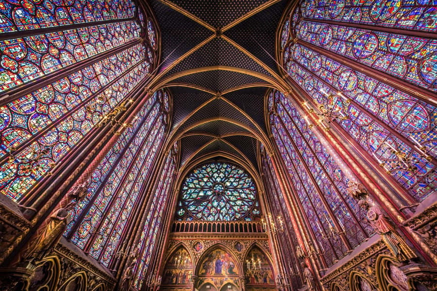 Paris: Walking Tour with Notre Dame or Ste-Chapelle Access - Place Dauphine plus Shakespeare and Company: a calmer pause with character
