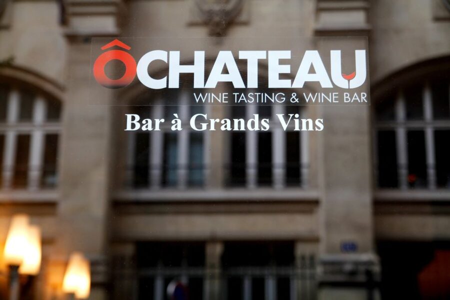 Paris: Wine and Cheese Lunch - Entering Ô Chateau, then getting straight to the tasting