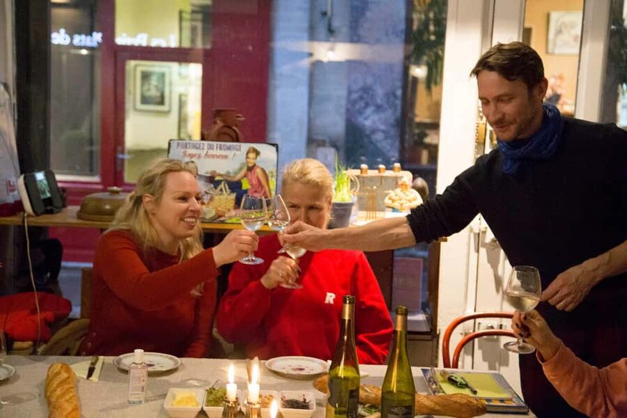 Paris: Wine and Cheese Tasting with a Chef Sommelier - The restaurant pairing: six cheeses, three wines, and real technique