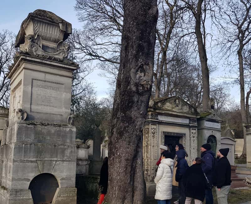 Père-Lachaise : histoires et mystères contés par un comédien - Should you book Père-Lachaise: histoires et mystères contés par un comédien?