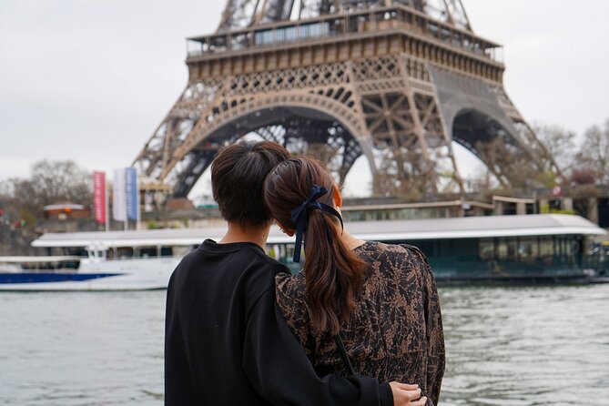 Photo Session in Paris - Photographer at the Eiffel Tower - The Trocadéro steps: where you get variety without leaving the Eiffel vibe