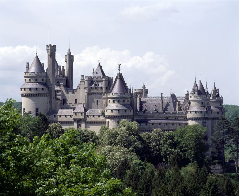 Pierrefonds: Château de Pierrefonds Entrance Ticket - Meeting your host at the entrance and setting your pace