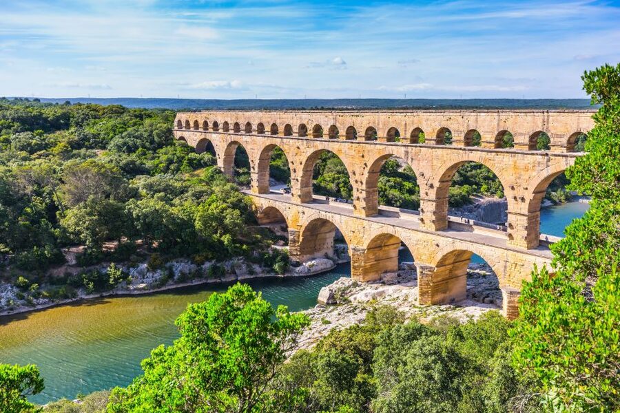 Pont du Gard, Uzès & Nîmes: Half-Day Tour with Entry Fees - What you gain from a live guide in a small group
