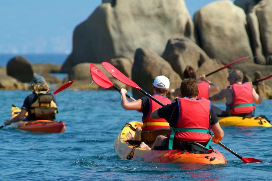 Porticcio: Guiding Kayaking Tour - What the Guide Adds in English and French