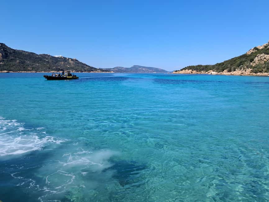Porto-Vecchio: Lavezzi Archipelago & Cerbicales Island Tour - Piantarella Bay sandbank: the calm after the swims