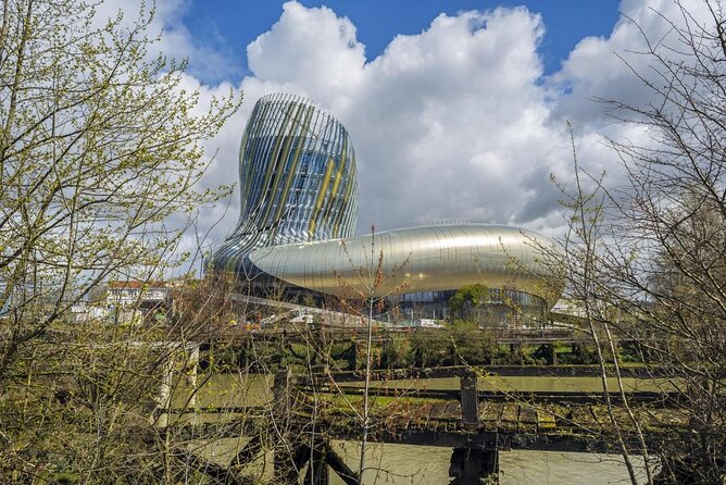 Prestige Commented Cruise glass of wine and Canelé in Bordeaux - Key things I’d note before booking this Bordeaux wine cruise