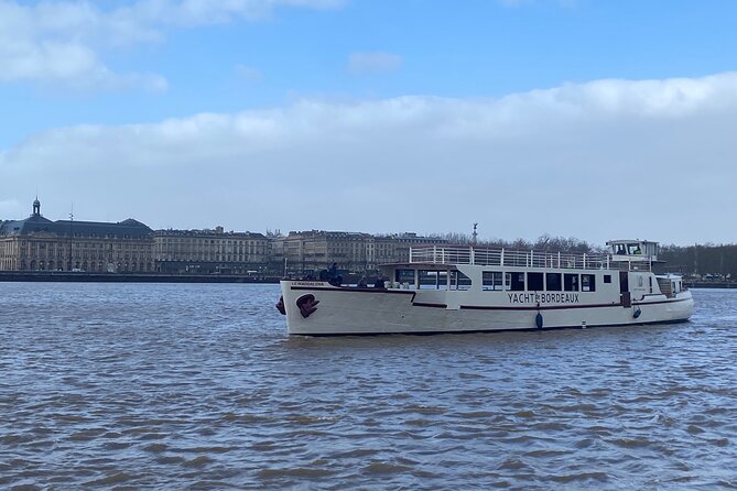 Prestige Commented Cruise glass of wine and Canelé in Bordeaux - Meeting at Eco-Citizen House: simple logistics, but verify the boarding point