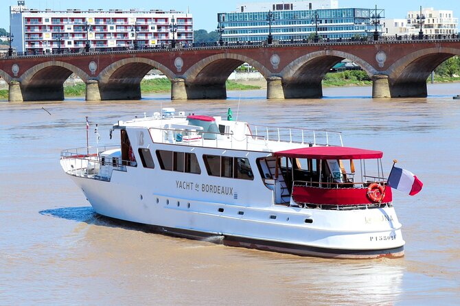 Prestige Commented Cruise glass of wine and Canelé in Bordeaux - Matmut Atlantic Stadium: modern Bordeaux seen at river speed