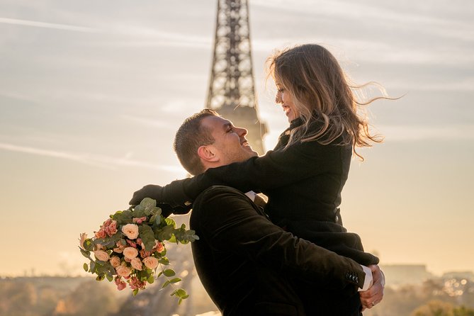 Private Guided Professional Photoshoot by the Eiffel Tower - Eiffel Tower photos, minus the chaos at Trocadéro
