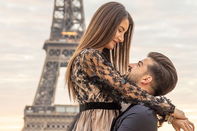 Private Guided Professional Photoshoot by the Eiffel Tower - Pose like you mean it: what the direction actually does for your photos