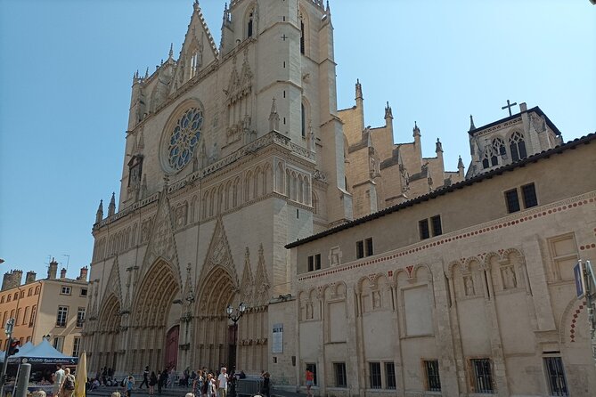 Private guided tour of Lyon - 3 to 4 hours - Vieux Lyon and the traboules: funicular to secret passages