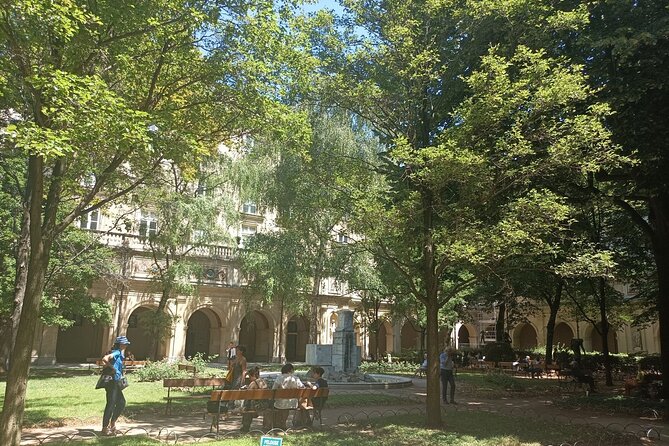 Private guided tour of Lyon - 3 to 4 hours - Timing: making 3 to 4 hours feel like more