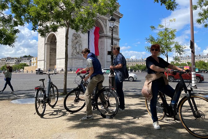 Private Paris E-bike city highlights tour - Stop-by-stop: Invalides and Napoleon’s memorial vibe