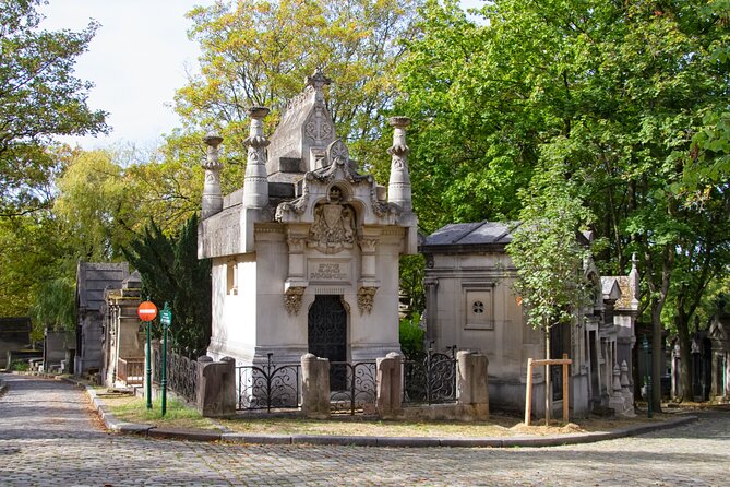 Private Père Lachaise Cemetery Walking Tour - PG-13 Storytelling: Classy, Funny, and Adjustable