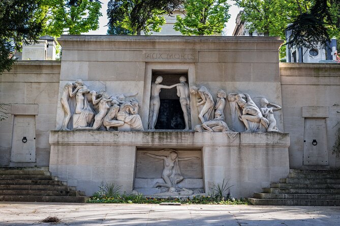 Private Père Lachaise Cemetery Walking Tour - Add a Seine River Cruise for an Easy “Two-Stop” Day