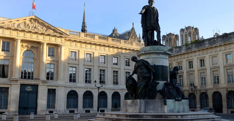 Reims : city-center discovery tour and champagne tasting - A 2,000-Year Walk Through Reims Streets and Squares