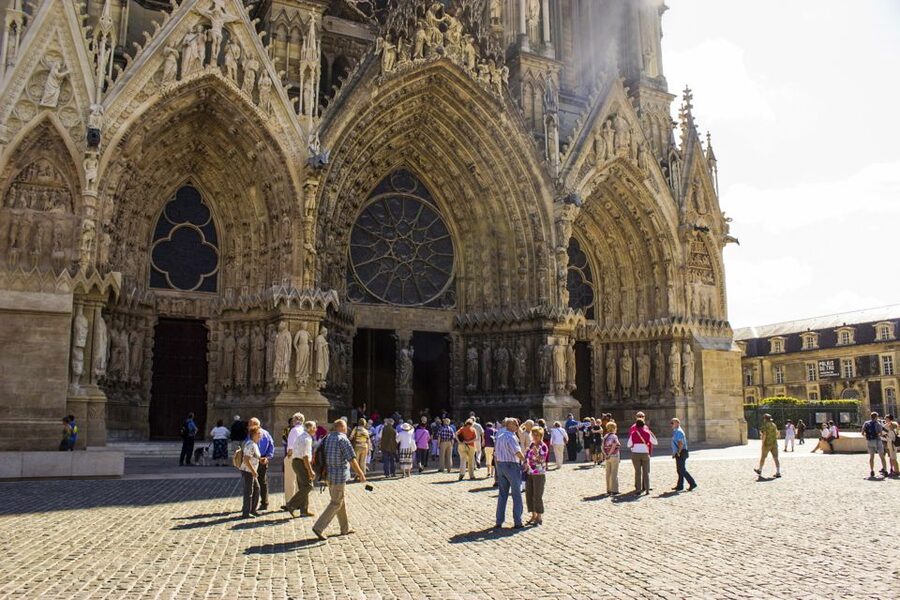 Reims: Guided Tour of Cathedral of Notre Dame de Reims - Guide quality is the real product here