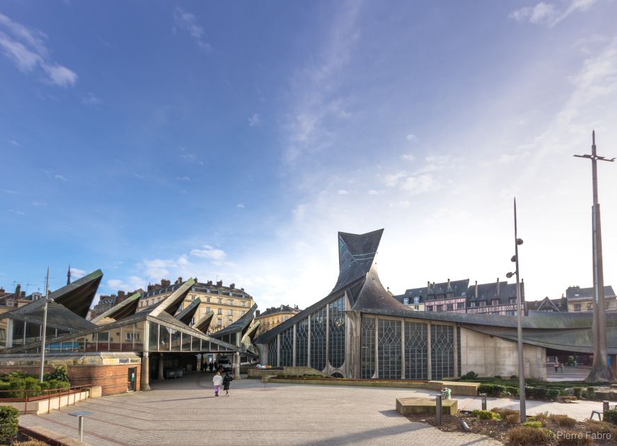 Rouen: Guided Tour of the Historic Center - Rouen Cathedral: three towers, one spire, and the feeling of scale
