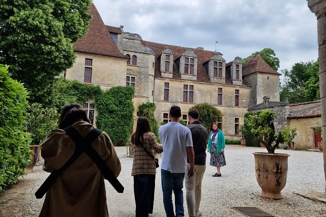 Saint-Émilion Wine Tour By Premium Electric Bike, Lunch Included - Lunch in château gardens with wine included