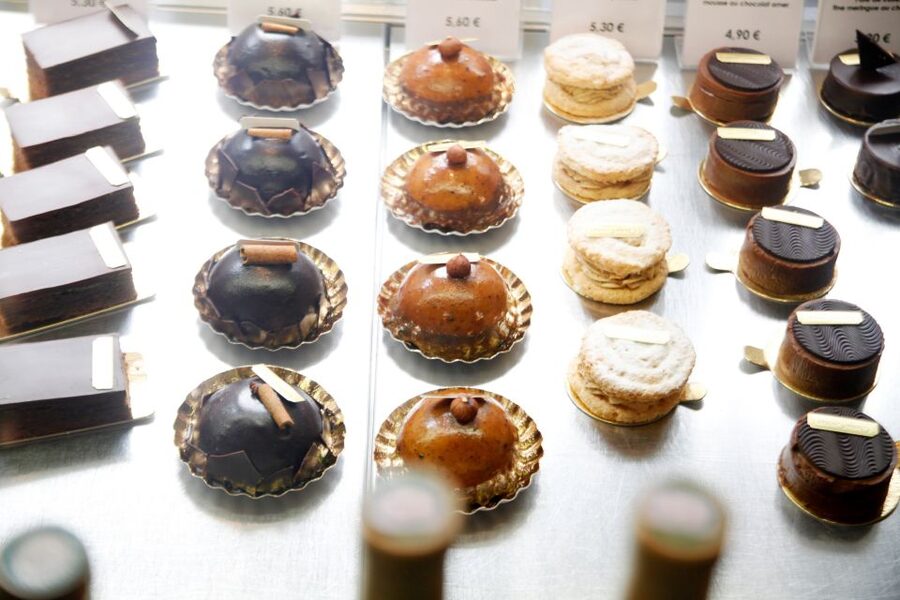 Saint-Germain-des-Prés: Pastry and Chocolate Walking Tour - What you’ll taste in 150 minutes: chocolate, pastry, and bread