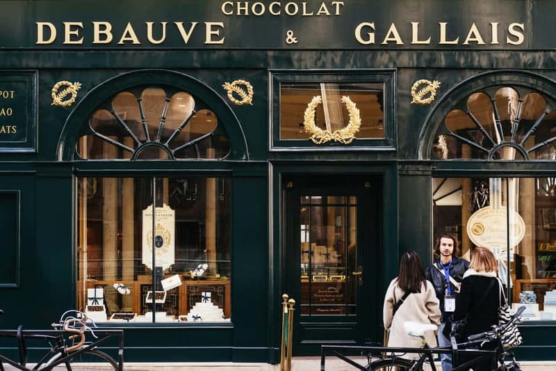 Saint-Germain: Gourmet Chocolate & Pastry Walking Food Tour - Guides and group size: what small-group really changes