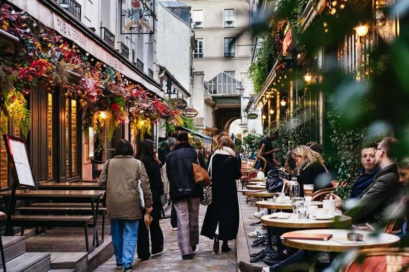 Saint-Germain: Gourmet Chocolate & Pastry Walking Food Tour - What to wear and how to prepare for a sweet-heavy afternoon