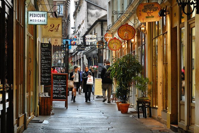 Saint-Germain The Original Chocolate Tasting Tour with Pastries and Macaron - Chocolate in Paris: The Marie-Antoinette Moment and More