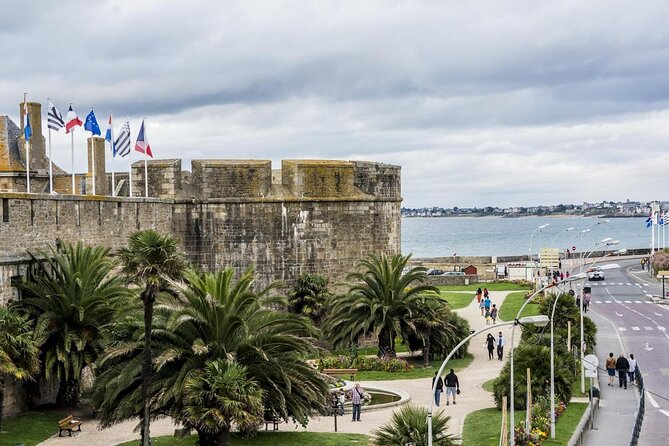 Saint-Malo: 1h30 guided boat trip (Commented FR & EN) - Key Highlights You’ll Notice Right Away