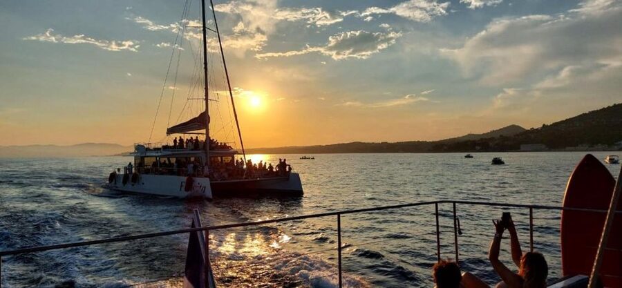Saint-Raphaël : Sunset Cruise Cape Dramont & Golden Island - Key things to know about this Saint-Raphaël Sunset Cruise