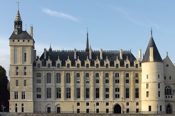 Sainte-Chapelle and Conciergerie Guided Tour with Ticket in Paris - Conciergerie: royal palace rooms, Revolutionary prison cells, and Marie-Antoinette