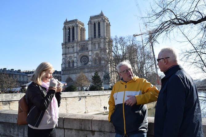 Sainte-Chapelle and Conciergerie Guided Tour with Ticket in Paris - Skip-the-line value, and the timed-ticket clock you must beat