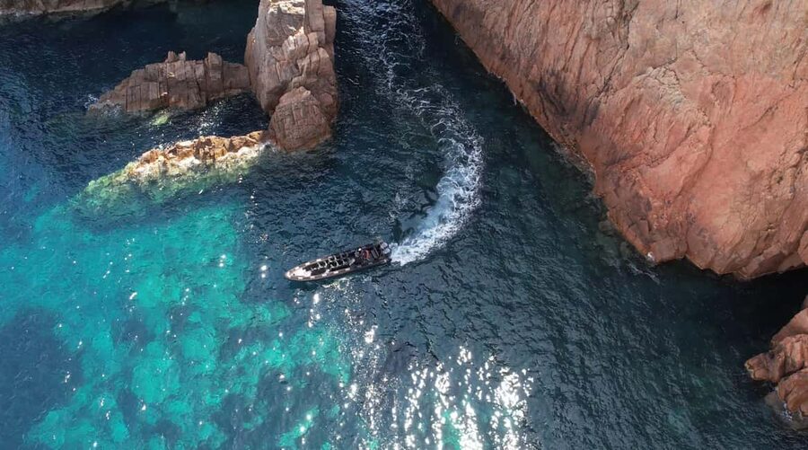 Scandola: Visit the Nature Reserve from Porto (France) - Guide Jean-Baptiste Rostini: what long experience changes