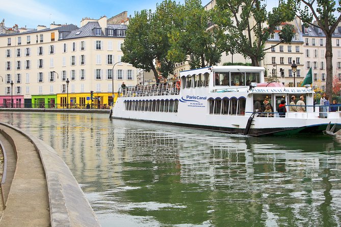 Seine River Cruise and Paris Canals Tour - Passing Notre-Dame and the Louvre, Plus Isle Saint-Louis