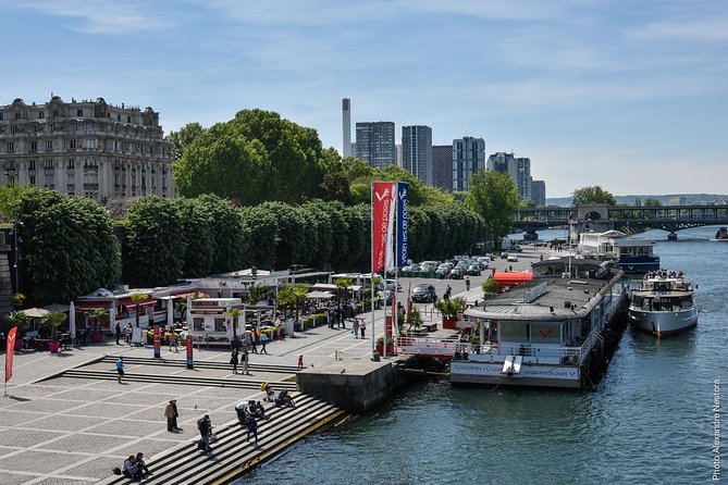 Seine River Guided Cruise by Vedettes de Paris - How the Live Guide and Audio Layers Help You Hear the Stories
