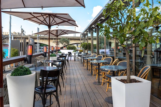 Seine River Sightseeing Cruise and Dinner at Le Bistro Parisien - The 1-hour Seine cruise: your landmark checklist from the water