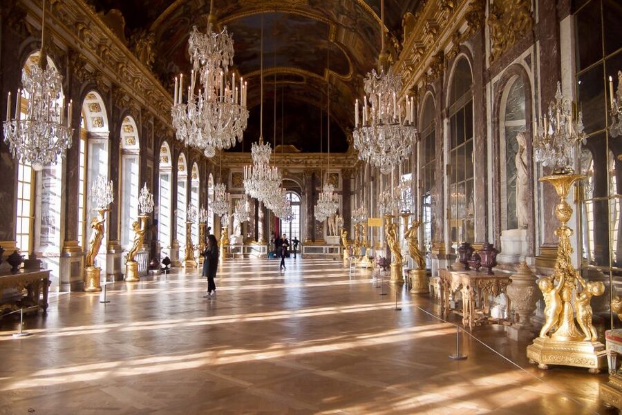 Skip-the-Line Versailles Palace Tour by Train from Paris - Stories that connect Louis XIV to Marie Antoinette