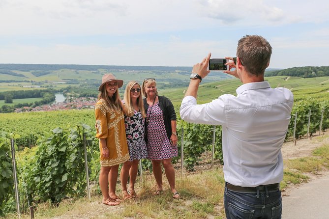 Small Group - Full Day Champagne Tour 3 Small Champagne Growers - The day’s rhythm: meeting at Cour de la Gare, then Champagne country