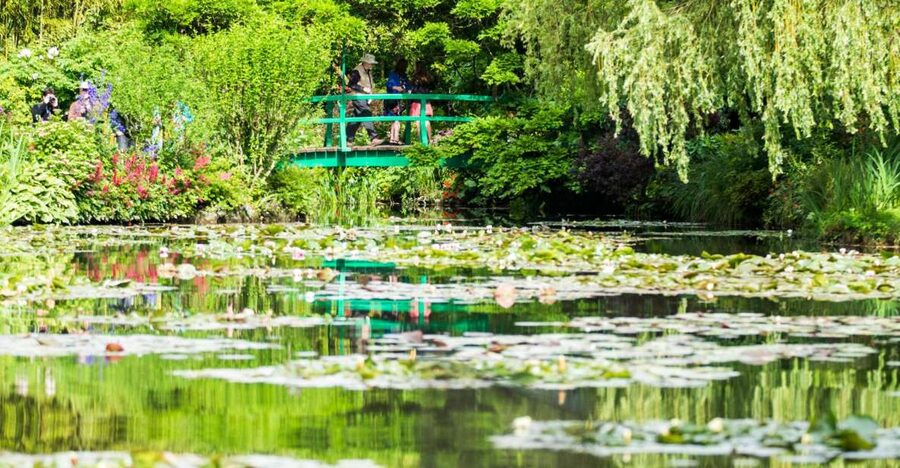 Small-Group Giverny and Van Gogh's Room in Auvers from Paris - Claude Monet at Giverny, how to enjoy the gardens without fighting crowds