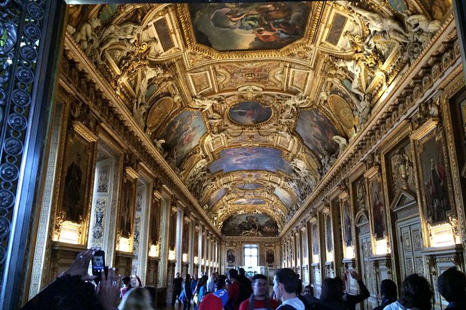 Small-Group Louvre Museum Masterpieces Tour with Access - What the guide adds, beyond the wall labels