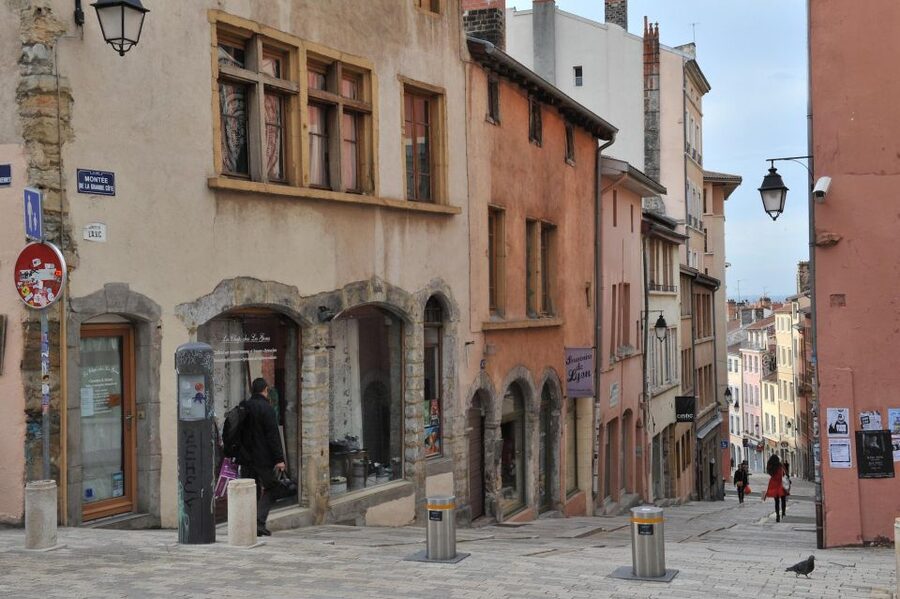Storytelling tour of Croix-Rousse in French - Croix-Rousse slopes: built for work, built for stair legs
