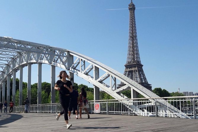 Sunrise Run & Sightseeing in Paris - Louvre area: see the famous facade, skip the museum friction