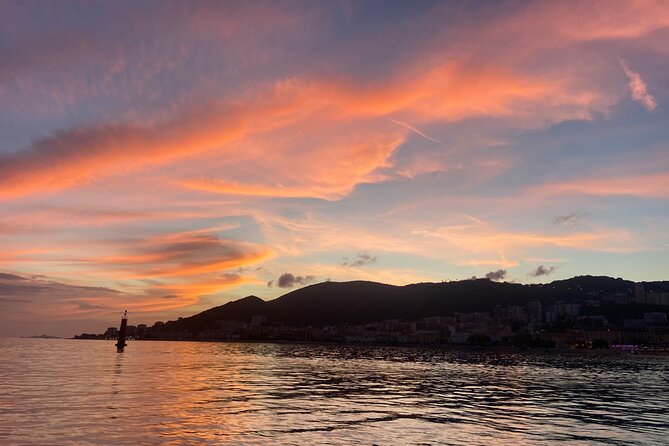Sunset boat cruise with Aperitif at the Sanguinary Islands - Swimming in the Gulf: fun, but plan for logistics