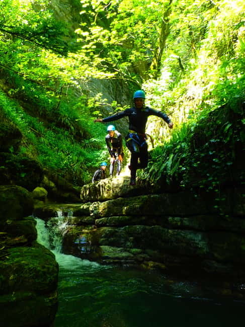 Talloires: Guided Canyoning Experience in Angon Canyon - First big moment: rappels that turn your stomach into a smile
