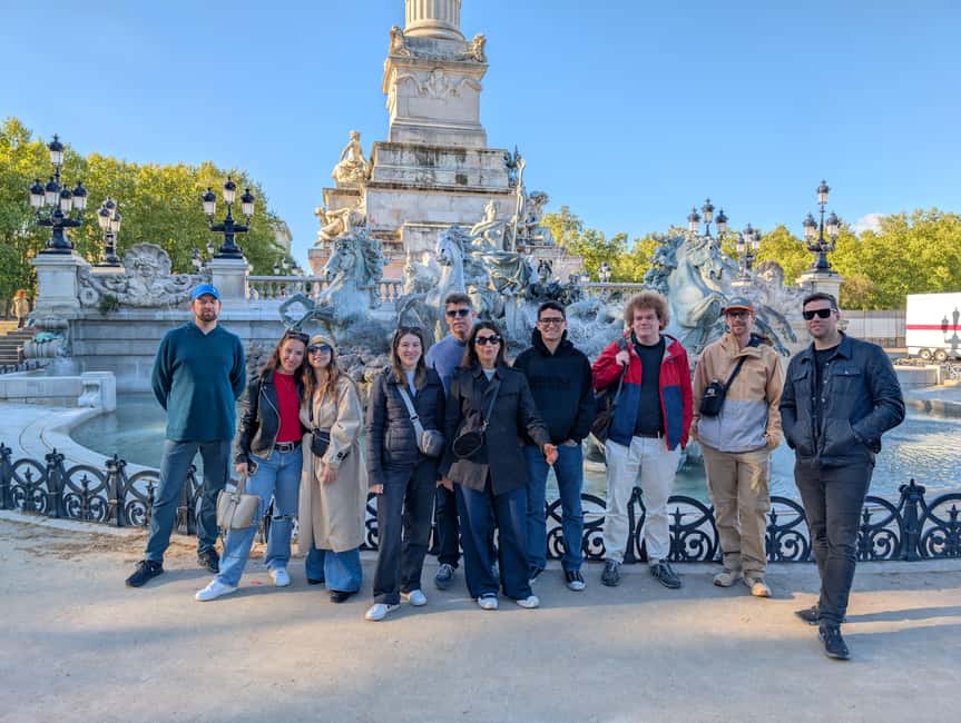 The Best of Bordeaux Walking Tour + 1 Glass of Wine - Getting Oriented at Cathédrale Saint-André (and Spotting the Guide)
