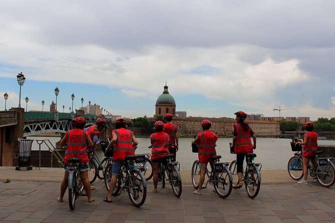 The essential of Toulouse by bike - Stop 6: Place Saint-Pierre and the Garonne river views