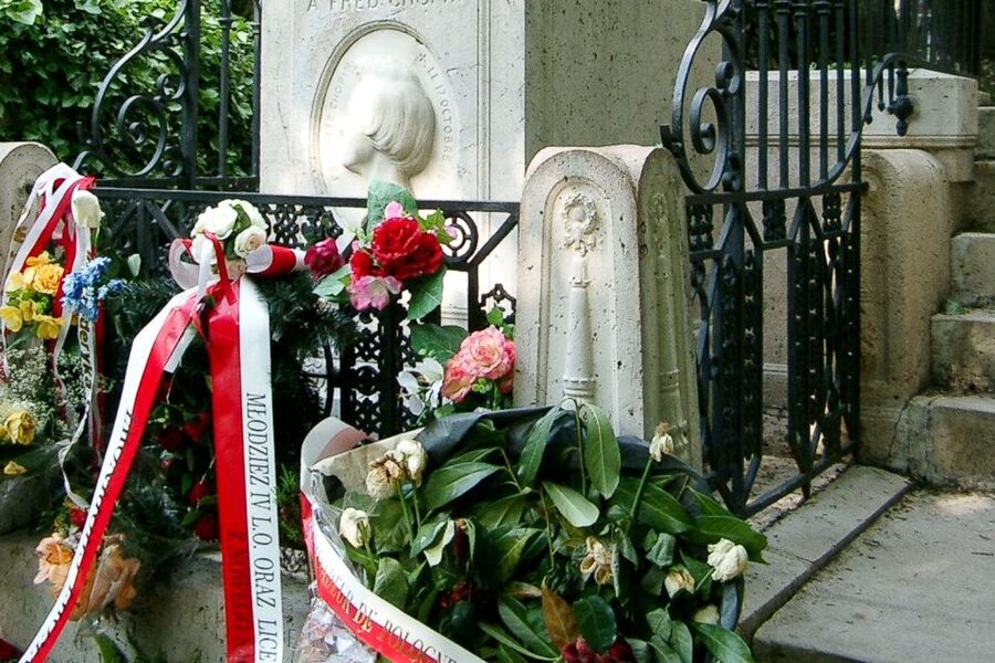 The Père Lachaise Cemetery: Guided 2-Hour Small-Group Tour - What to bring, what to avoid, and who should rethink this plan