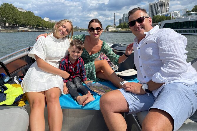 Top Private Cruises in Paris with French Champagne and surprises - Where you meet, and why the location matters